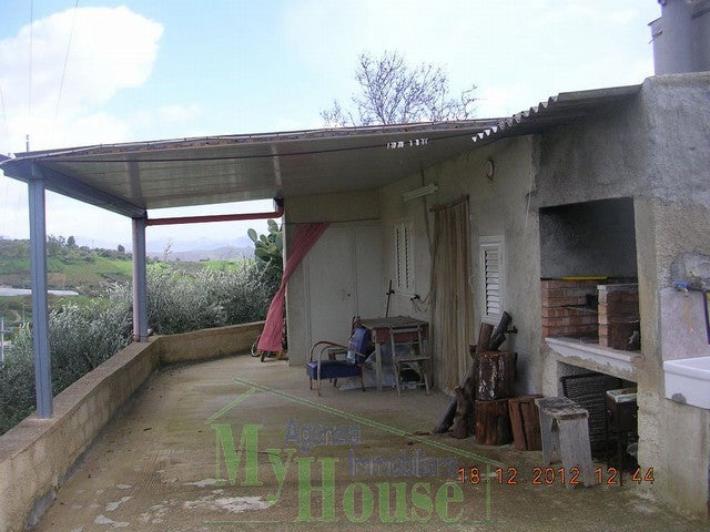PANORAMIC HOUSE AND LAND CONTRADA FAMIDRU
