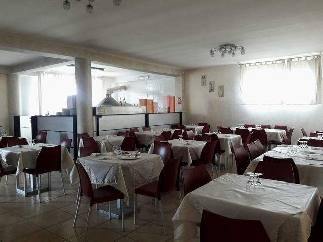 VENDESI ATTIVITA' COMMERCIALE - ALESSANDRIA DELLA ROCCA