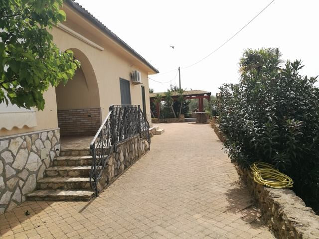 CASA CACCIATORE - FAVARA (AG)