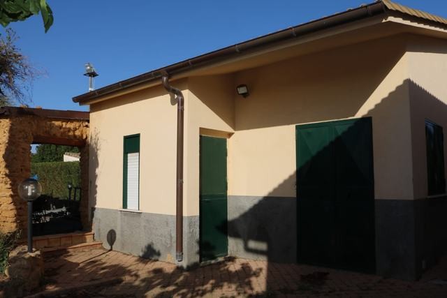 CASA CACCIATORE - FAVARA (AG)