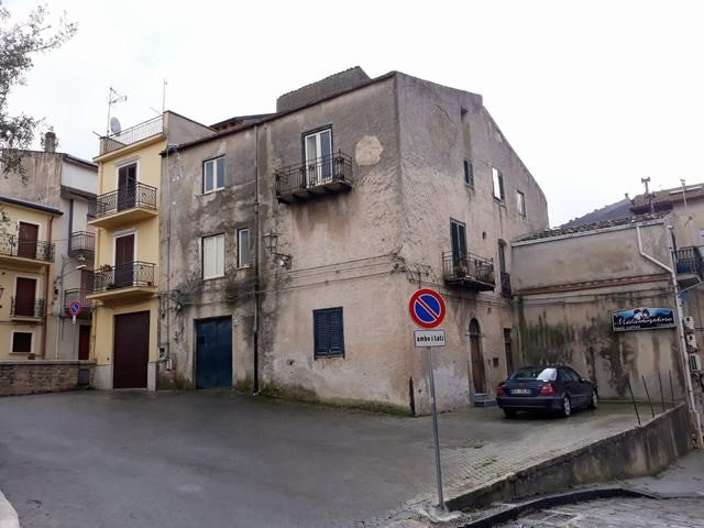 CASA PIZZUTO – SANTO STEFANO QUISQUINA