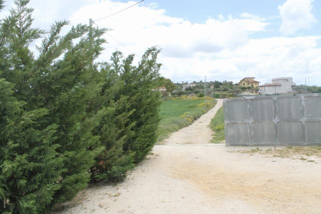 HOUSE AND LAND CARUSO – ZONA CAMPO SPORTIVO