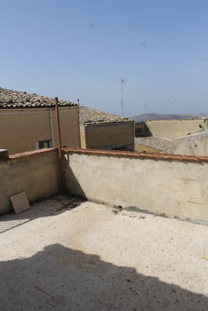 ALBANIAN PANORAMIC HOUSE – CORNER OF VIA CATANIA AND SALITA CHIAZZA