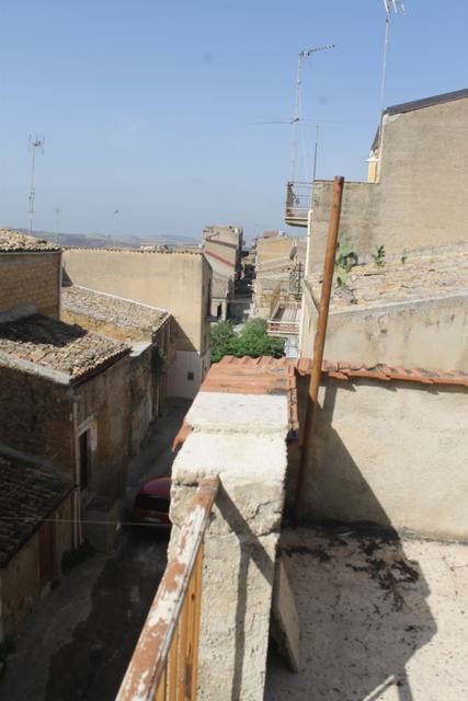 ALBANIAN PANORAMIC HOUSE – CORNER OF VIA CATANIA AND SALITA CHIAZZA