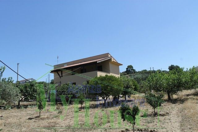 VILLA GIUSEPPE – VIA UGO FOSCOLO