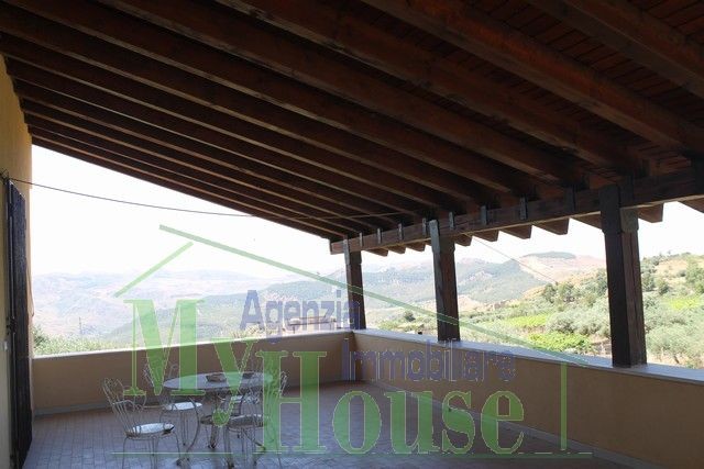 VILLA GIUSEPPE – VIA UGO FOSCOLO
