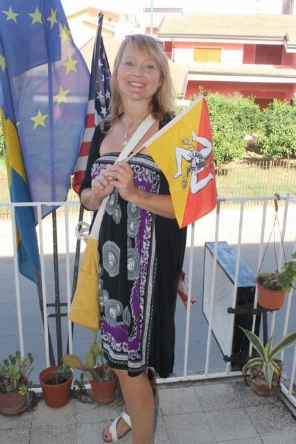 Shelly Darlene - Canada