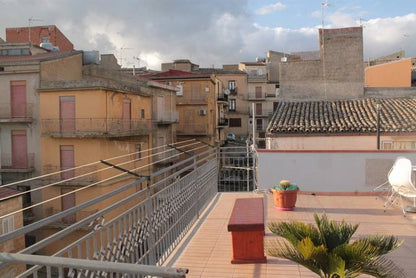 APT PANORAMICO ABELLA – SALITA REGINA ELENA E VIA ROCCAFORTE