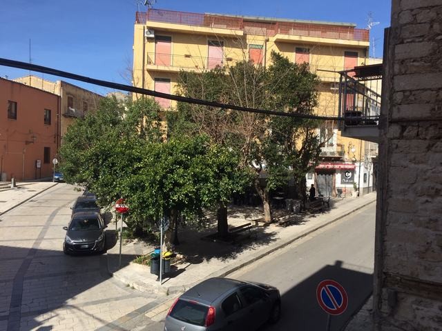 APPARTAMENTO ED ATTIVITA' COMMERCIALE – BIVONA