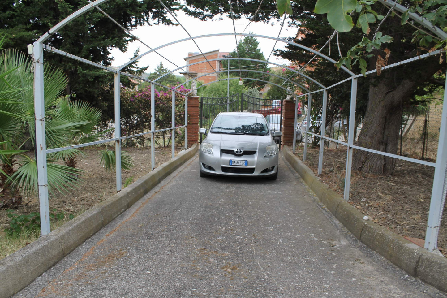 VILLA E TERRENO GODDARD – ALESSANDRIA DELLA ROCCA (AG)