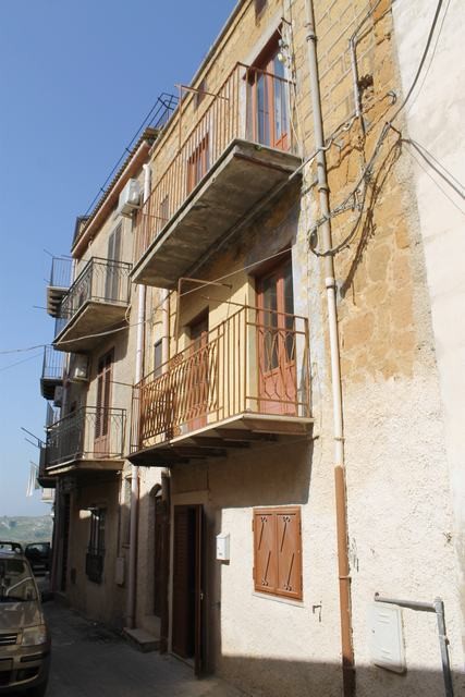 CASA CINQUEMANI VIA GATTUSO