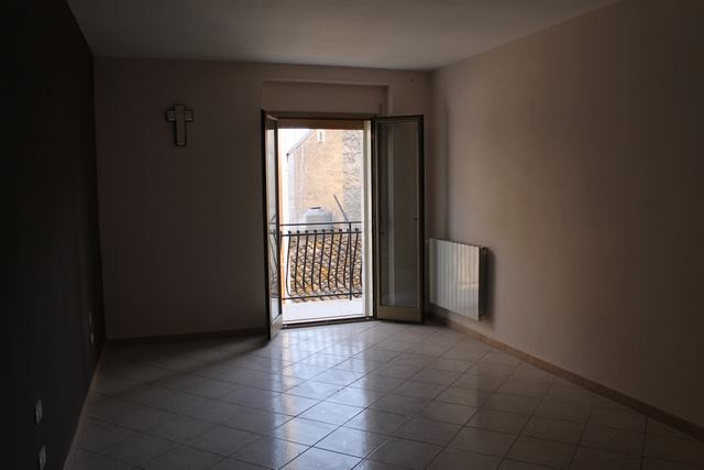 APPARTAMENTO  VIZZI (SECONDO PIANO) VIA CRISPI