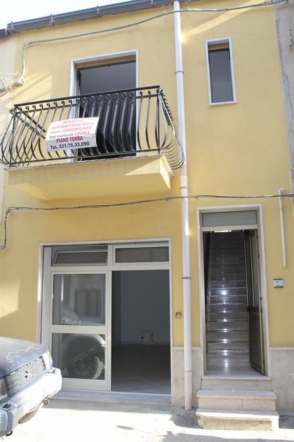 APT VIZZI  PRIMO PIANO E PIANO TERRA - VIA CINQUEMANI