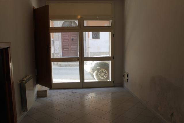 APT VIZZI  PRIMO PIANO E PIANO TERRA - VIA CINQUEMANI