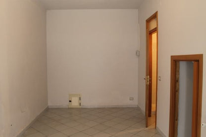 APT VIZZI  PRIMO PIANO E PIANO TERRA - VIA CINQUEMANI