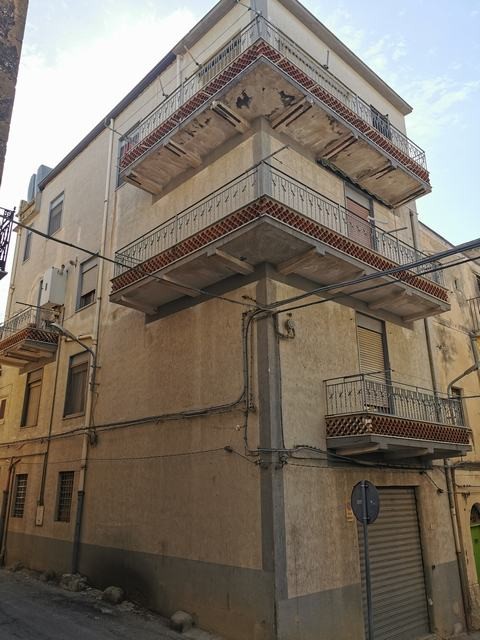 CASA TAORMINA – CORNER OF VIA MARTORANA AND SALITA CARMELO