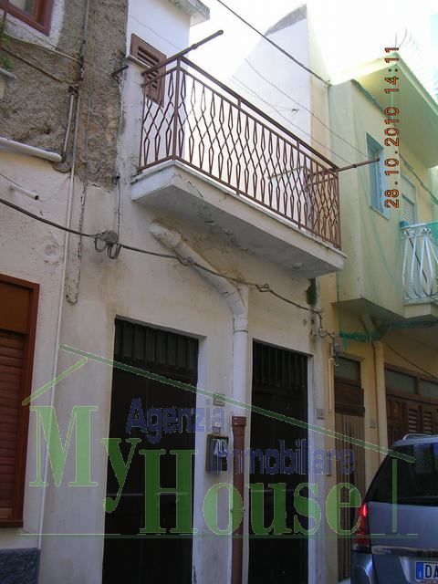 CASA MAGGIO VIA CALTAGIRONE CASA