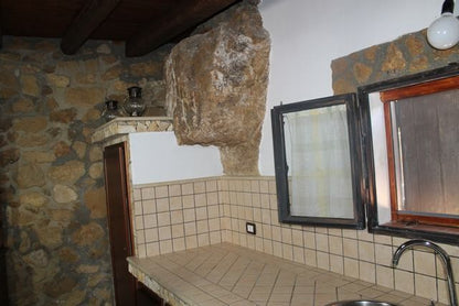 VILLA CON PISCINA - CARUBIA CDA MARULLO