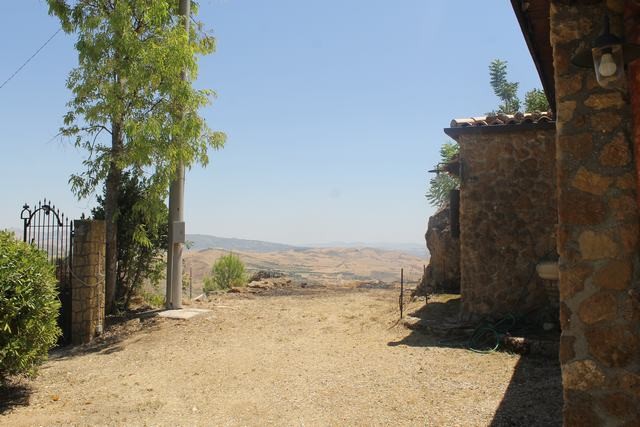 VILLA CON PISCINA - CARUBIA CDA MARULLO