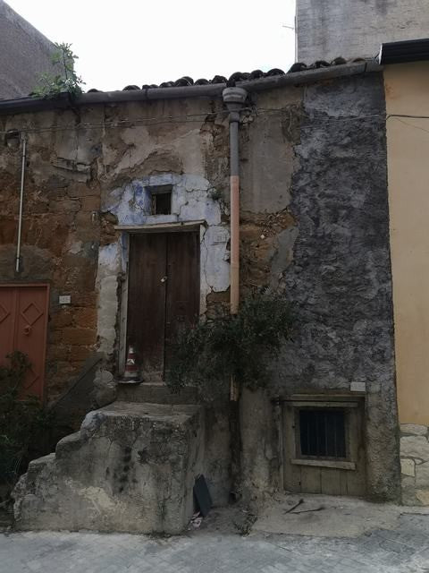 CASA MONTALBANO  VIA SCAVUZZO – CASA 1 EURO