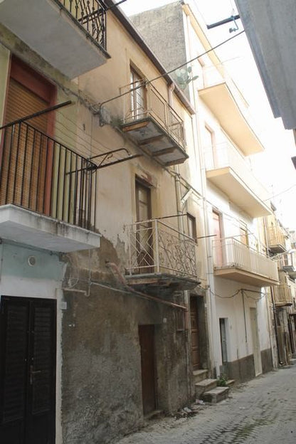 CASA ALESSI VIA CRISPI