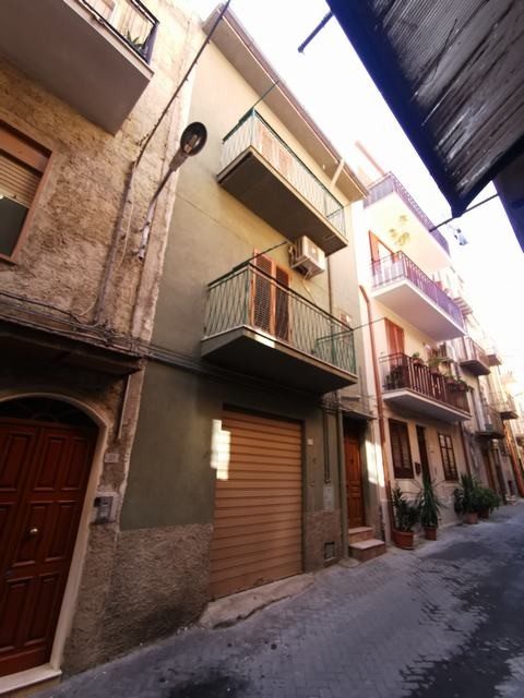 CASA SIRACUSA VIA MESSINA E VIA ARCURI