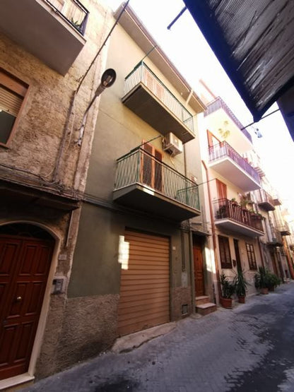 CASA SIRACUSA VIA MESSINA E VIA ARCURI