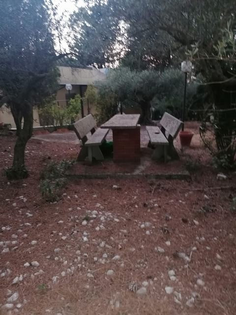 VILLETTA E TERRENO A GIULIANA (PA)