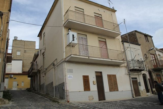 CASA PANORAMICA PRIMAVERA – SALITA RIGGIO E PIAZZA ORLANDO