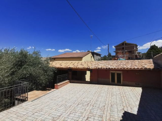 HOUSE AND LAND GUIDA - CORSO CINQUEMANI ARCURI