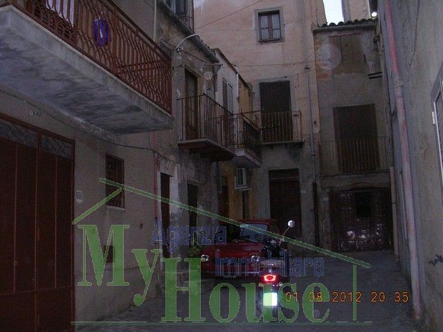 CASA BAIAMONTE CORTILE BORGIA - PROPERTY IN SICILY