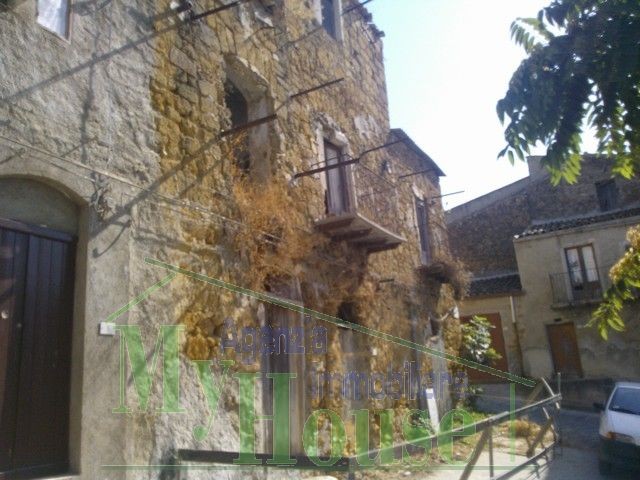 CASA GRASSADONIA LARGO BELLI - PROPERTY IN SICILY