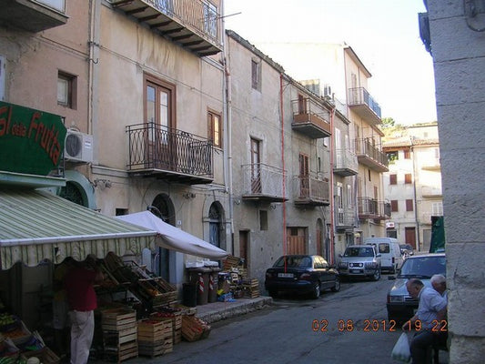 CASA PANEPINTO PIAZZA METELLO IN ALESSANDRIA - PROPERTY IN SICILY