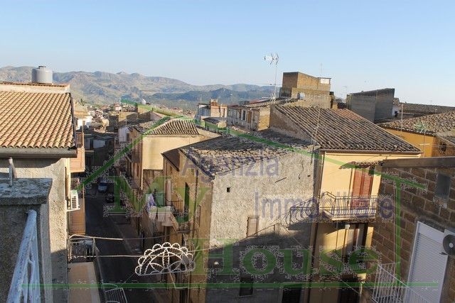 CASA PANORAMICA IN VIA GENTILE/SALITA CARMELO