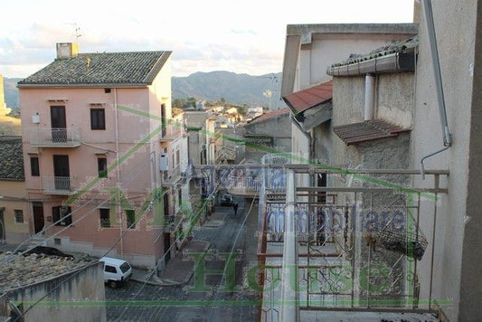 CASA DI CHIAZZA SALITA CARMELO - PROPERTY IN SICILY