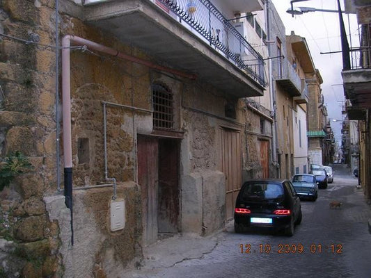 GARAGE MANGIONE VIA CUFFARO