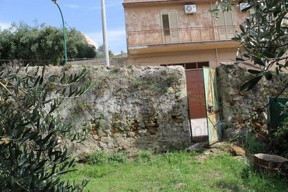 FABBRICATO RURALE E TERRENO CDA MARULLO