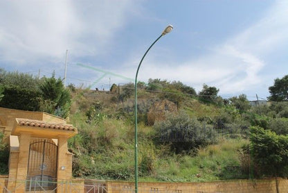 FABBRICATO RURALE E TERRENO CDA MARULLO