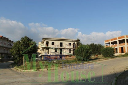 BUILDABLE LAND PROVENZANO - IN VIA LEOPARDI E VIA VERGA - PROPERTY IN SICILY
