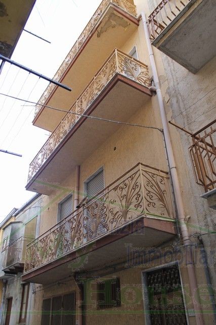 CASA DI PRAZZA VIA CRISPI - PROPERTY IN SICILY