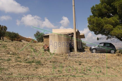 HOUSE AND LAND PARRINO IN CONTRADA CABIBI (ALESSANDRIA)
