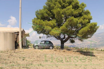 HOUSE AND LAND PARRINO IN CONTRADA CABIBI (ALESSANDRIA)