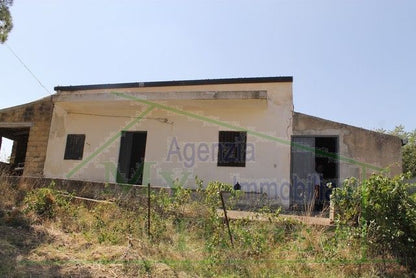 HOUSE AND LAND PARRINO IN CONTRADA CABIBI (ALESSANDRIA)