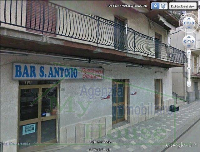 BAR E ATTIVITA' COMMERCIALE NEL CORSO