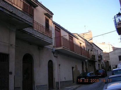 HOUSE WITH GARDEN RE VIA FIDANZA - PROPERTY IN SICILY