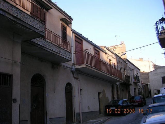 HOUSE WITH GARDEN RE VIA FIDANZA - PROPERTY IN SICILY