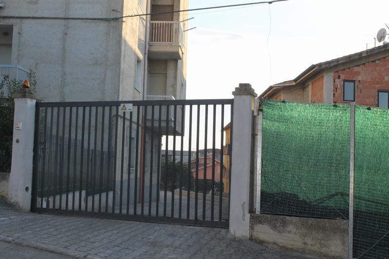 APPARTAMENTO E MAGAZZINO VIA LA PIRA