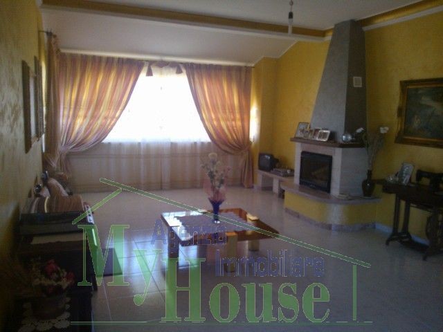 VILLA IN VIA NAZIONALE AD ALESSANRDIA - PROPERTY IN SICILY