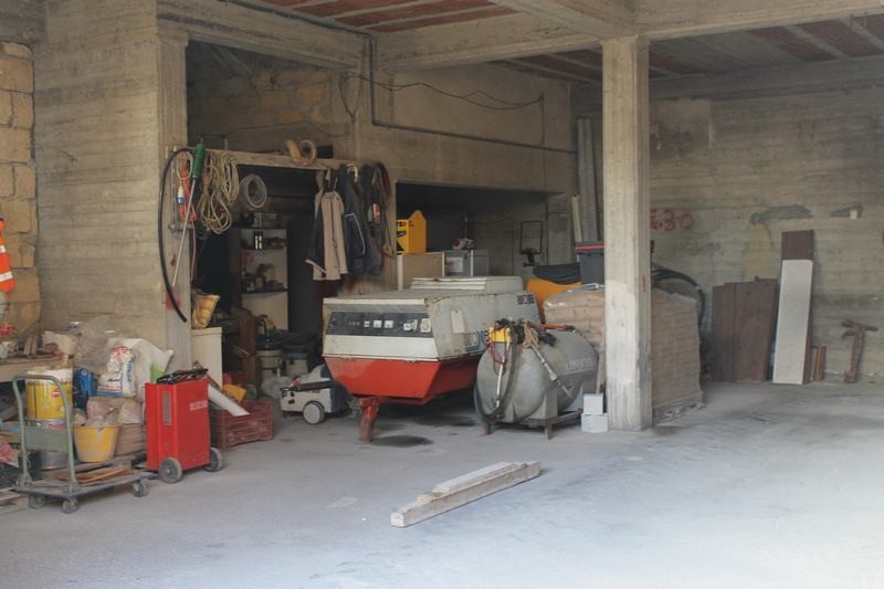 APPARTAMENTO E MAGAZZINO VIA LA PIRA