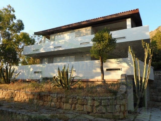 PRESTIGIOSA VILLA A SECCGRANDE